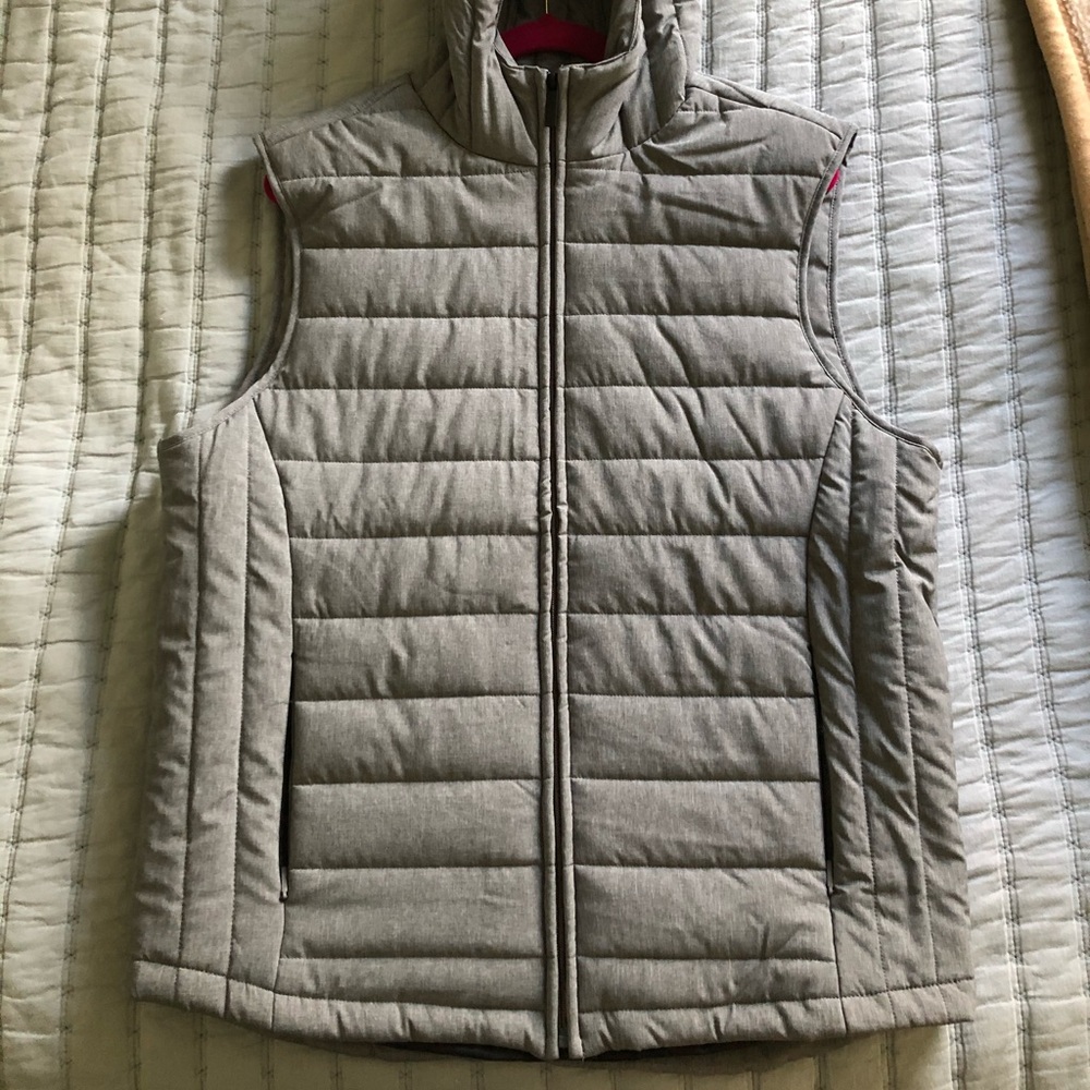 NWOT. Perry Ellis Hooded Jacket Vest.